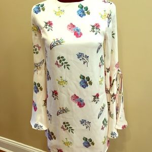 Penelia floral print bell sleeve mini dress